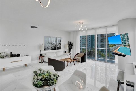 Condominio en venta en Sunny Isles Beach, Florida, 3 dormitorios, 175.77 m2 № 26304 - foto 12