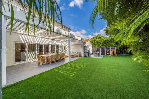 Casa en venta en Miami Beach, Florida, 7 dormitorios, 404.22 m2 № 1384468 - foto 30