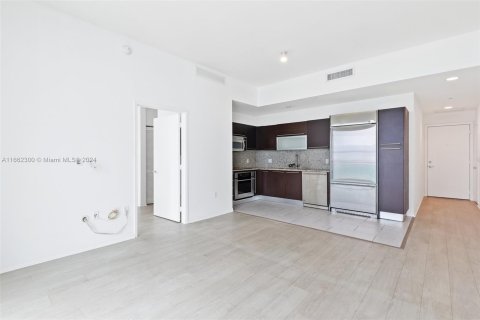 Condo in Miami, Florida, 2 bedrooms  № 1370441 - photo 13