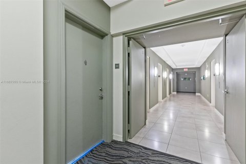 Copropriété à louer à Miami, Floride: 2 chambres, 91.6 m2 № 1370441 - photo 28