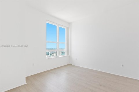 Condominio en alquiler en Miami, Florida, 2 dormitorios, 91.6 m2 № 1370441 - foto 22