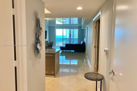 Copropriété à louer à Hallandale Beach, Floride: 2 chambres, 161 m2 № 496907 - photo 6