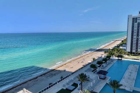 Copropriété à louer à Hallandale Beach, Floride: 2 chambres, 161 m2 № 496907 - photo 4