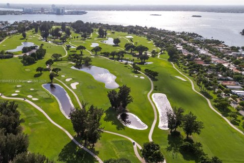 Condo in Miami Beach, Florida, 1 bedroom  № 1328358 - photo 1