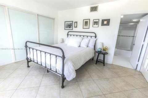 Copropriété à vendre à Miami Beach, Floride: 1 chambre, 82.4 m2 № 1328358 - photo 14