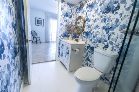 Condo in Miami Beach, Florida, 1 bedroom  № 1328358 - photo 16