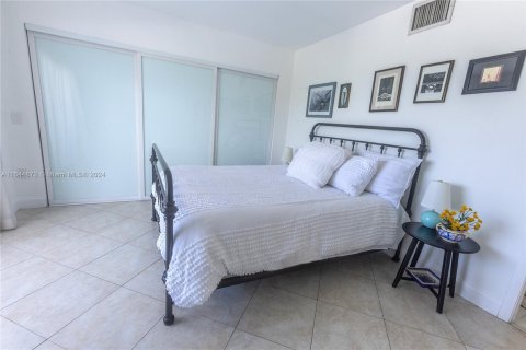 Condominio en venta en Miami Beach, Florida, 1 dormitorio, 82.4 m2 № 1328358 - foto 12