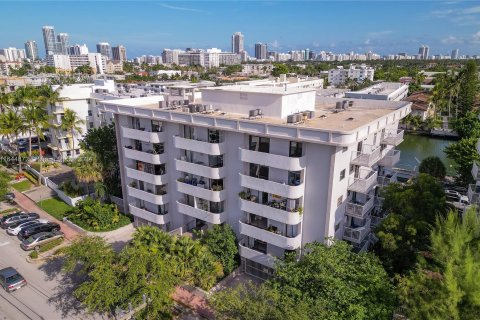 Copropriété à vendre à Miami Beach, Floride: 1 chambre, 82.4 m2 № 1328358 - photo 2