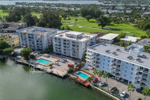 Condominio en venta en Miami Beach, Florida, 1 dormitorio, 82.4 m2 № 1328358 - foto 24