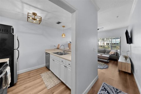 Condo in Tampa, Florida, 1 bedroom  № 1425981 - photo 8