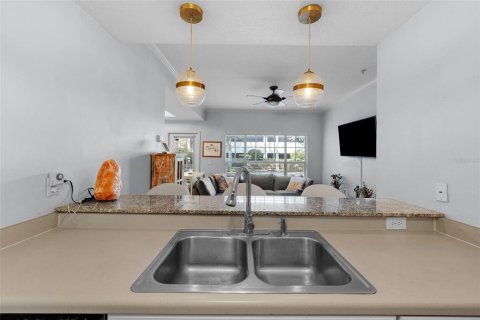 Condo in Tampa, Florida, 1 bedroom  № 1425981 - photo 10