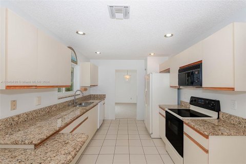 Casa en venta en Coral Springs, Florida, 3 dormitorios, 180.42 m2 № 1332198 - foto 13