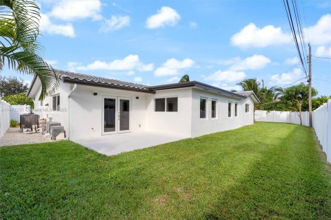 House in Fort Lauderdale, Florida 4 bedrooms № 807427 - photo 30