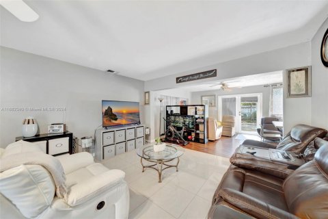 Casa en venta en Miramar, Florida, 3 dormitorios, 158.31 m2 № 1417822 - foto 7