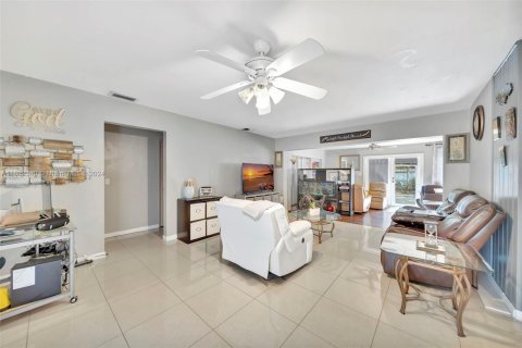 Casa en venta en Miramar, Florida, 3 dormitorios, 158.31 m2 № 1417822 - foto 6