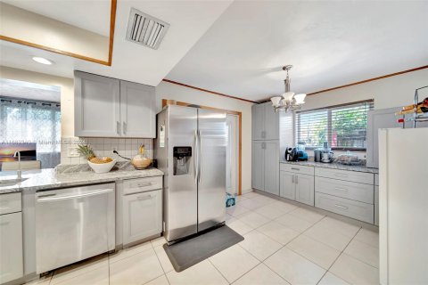 Casa en venta en Miramar, Florida, 3 dormitorios, 158.31 m2 № 1417822 - foto 18