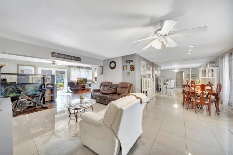 Casa en venta en Miramar, Florida, 3 dormitorios, 158.31 m2 № 1417822 - foto 8