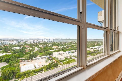 Condominio en venta en Bal Harbour, Florida, 3 dormitorios, 184.88 m2 № 1370826 - foto 21