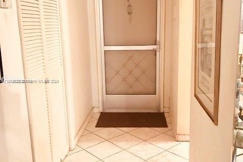 Copropriété à vendre à Hallandale Beach, Floride: 2 chambres, 86.86 m2 № 1370828 - photo 4