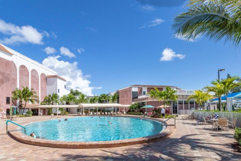 Condo in Deerfield Beach, Florida, 1 bedroom  № 970549 - photo 24