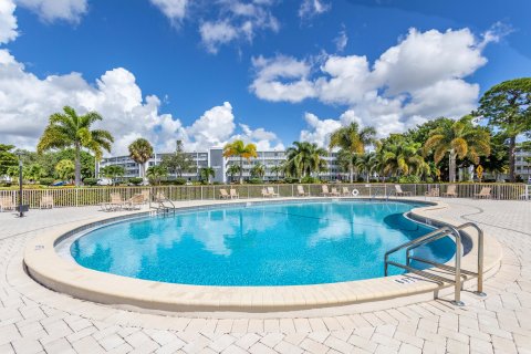 Condo in Deerfield Beach, Florida, 1 bedroom  № 970549 - photo 25