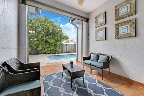 Casa en venta en Miami, Florida, 3 dormitorios, 183.48 m2 № 1415258 - foto 16