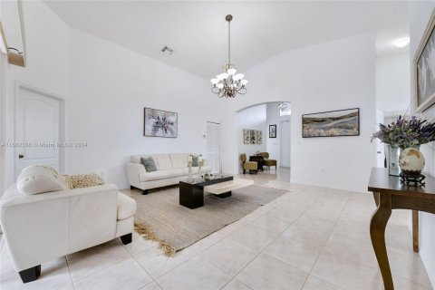 Casa en venta en Miami, Florida, 3 dormitorios, 183.48 m2 № 1415258 - foto 3