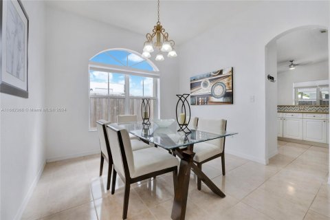 Casa en venta en Miami, Florida, 3 dormitorios, 183.48 m2 № 1415258 - foto 6