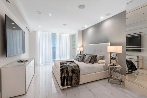 Condominio en venta en Fort Lauderdale, Florida, 3 dormitorios, 304.72 m2 № 46340 - foto 28