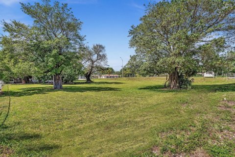 Terreno en venta en Miami, Florida № 1175126 - foto 9