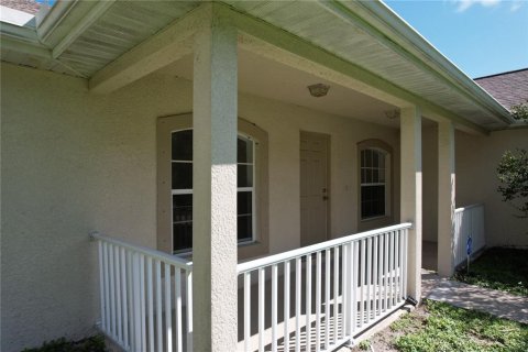 House in North Port, Florida 3 bedrooms, 189.06 sq.m. № 1137276 - photo 3