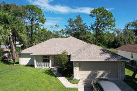 House in North Port, Florida 3 bedrooms, 189.06 sq.m. № 1137276 - photo 1