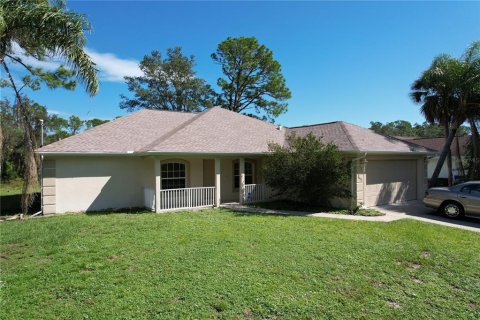 House in North Port, Florida 3 bedrooms, 189.06 sq.m. № 1137276 - photo 2