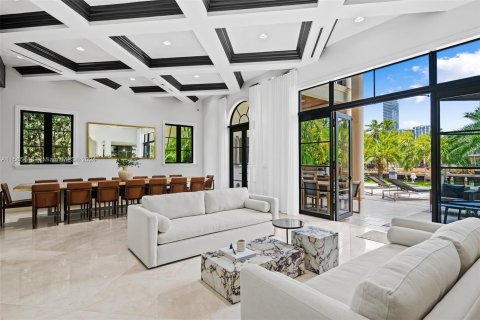 Villa ou maison à vendre à Hallandale Beach, Floride: 6 chambres, 541.53 m2 № 1173395 - photo 11