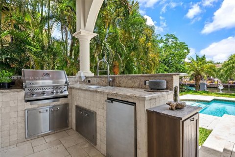 Casa en venta en Hallandale Beach, Florida, 6 dormitorios, 541.53 m2 № 1173395 - foto 29