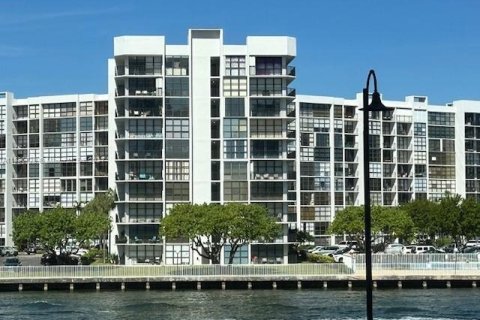 Condominio en venta en Hollywood, Florida, 2 dormitorios, 112.6 m2 № 1173834 - foto 17