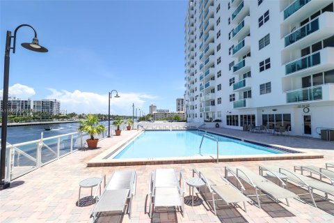 Condominio en venta en Hollywood, Florida, 2 dormitorios, 112.6 m2 № 1173834 - foto 25