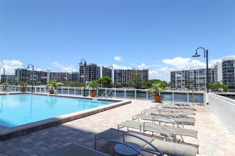 Copropriété à vendre à Hollywood, Floride: 2 chambres, 112.6 m2 № 1173834 - photo 28