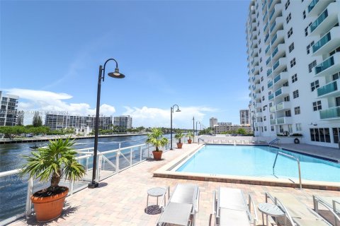 Condominio en venta en Hollywood, Florida, 2 dormitorios, 112.6 m2 № 1173834 - foto 26