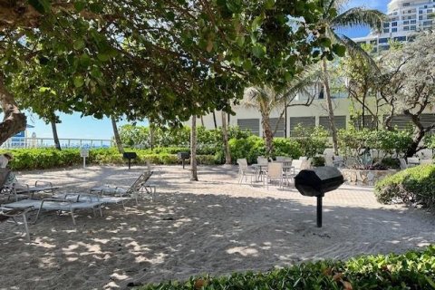 Condo in Hollywood, Florida, 2 bedrooms  № 1173834 - photo 7