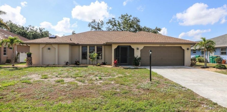 House in Punta Gorda, Florida 3 bedrooms, 189.8 sq.m. № 1123971