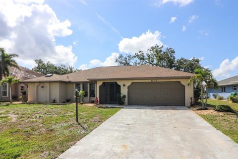 Villa ou maison à vendre à Punta Gorda, Floride: 3 chambres, 189.8 m2 № 1123971 - photo 2