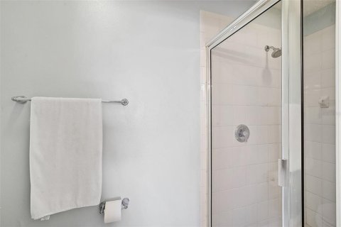 Condo in Bradenton, Florida, 2 bedrooms  № 1376693 - photo 28