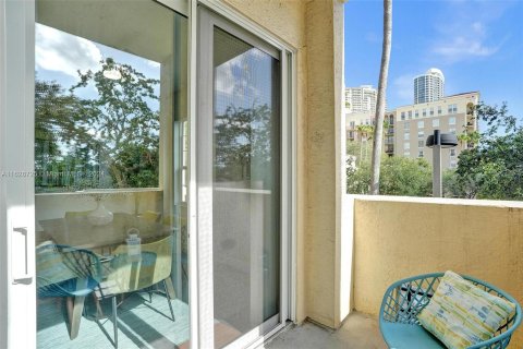 Condo in Fort Lauderdale, Florida, 3 bedrooms  № 1282606 - photo 24