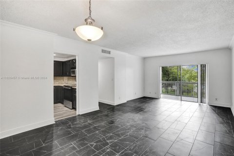 Copropriété à vendre à Hollywood, Floride: 2 chambres, 105.17 m2 № 1282602 - photo 5