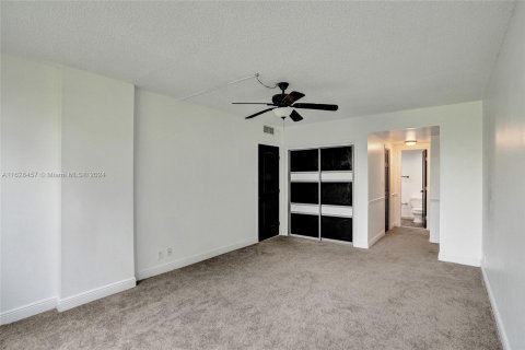 Copropriété à vendre à Hollywood, Floride: 2 chambres, 105.17 m2 № 1282602 - photo 29