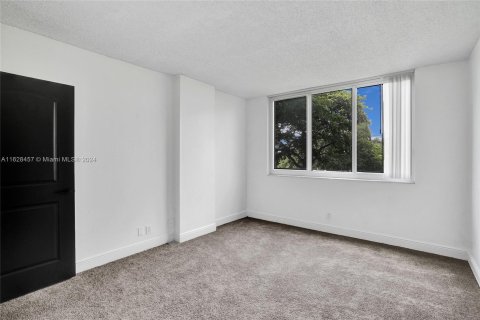 Condo in Hollywood, Florida, 2 bedrooms  № 1282602 - photo 19