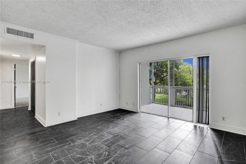 Copropriété à vendre à Hollywood, Floride: 2 chambres, 105.17 m2 № 1282602 - photo 9