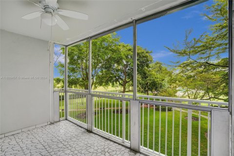 Copropriété à vendre à Hollywood, Floride: 2 chambres, 105.17 m2 № 1282602 - photo 14