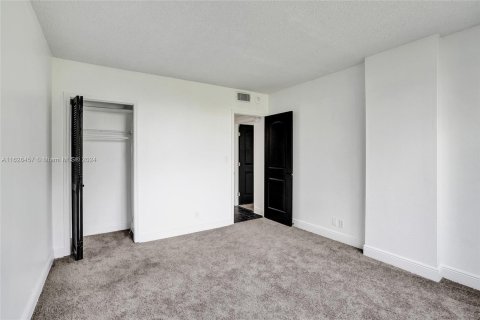 Copropriété à vendre à Hollywood, Floride: 2 chambres, 105.17 m2 № 1282602 - photo 20